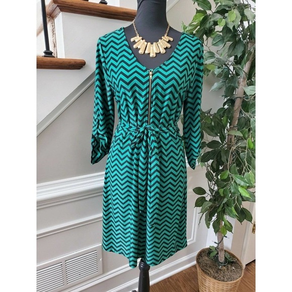 Tacera  Long Sleeve V-Neck Knee Length Dress - Picture 1 of 10